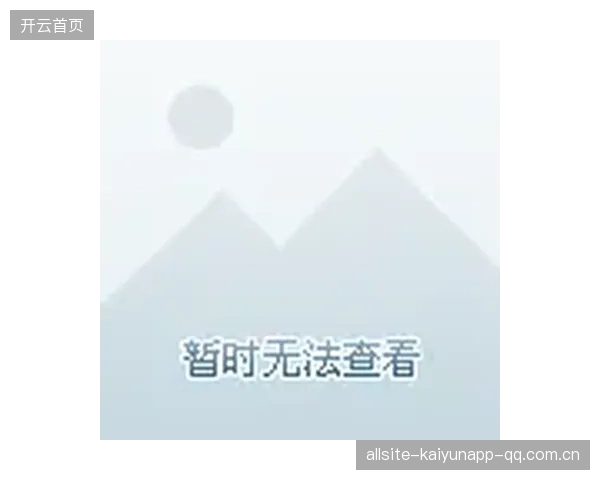 曼城蓝桥训练场：球员进行高密度传球与快速转移训练