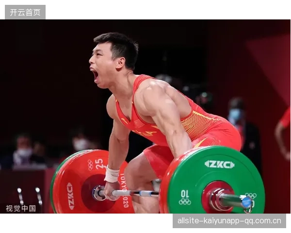 男子举重队重点突破抓举成功率，训练成果显著引领新高峰